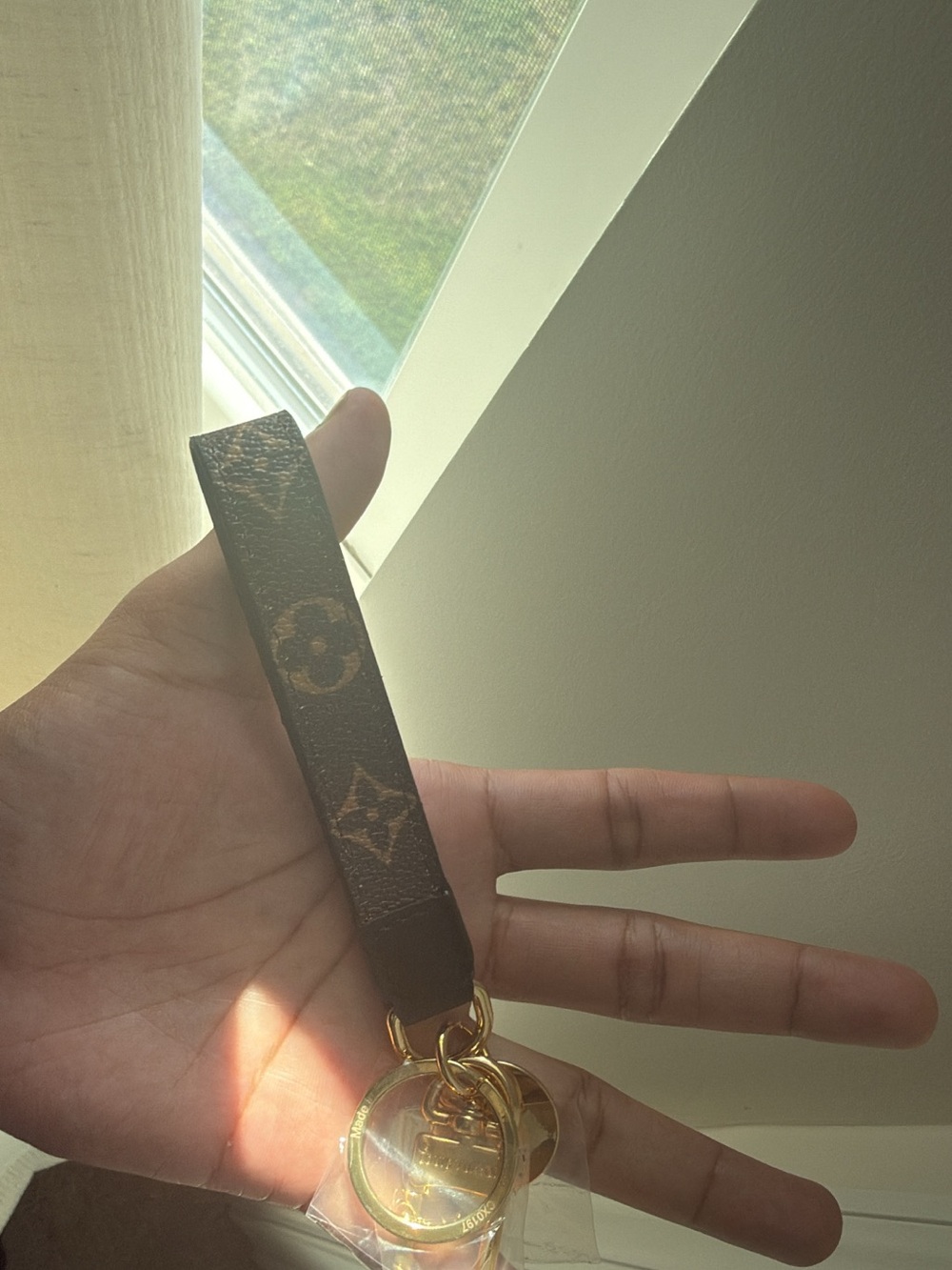 LV Chain - Picture 3 of 3